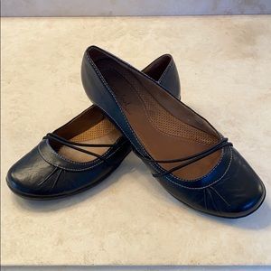 Natural Soul Leather Flats